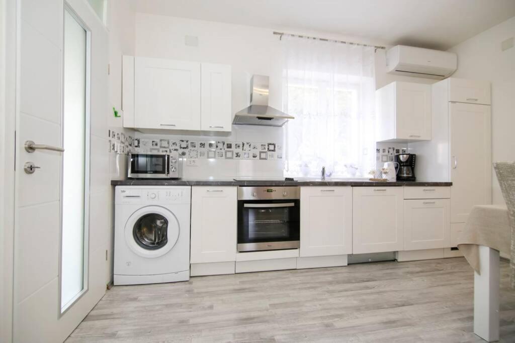 Apartman Buki **** Split Buitenkant foto